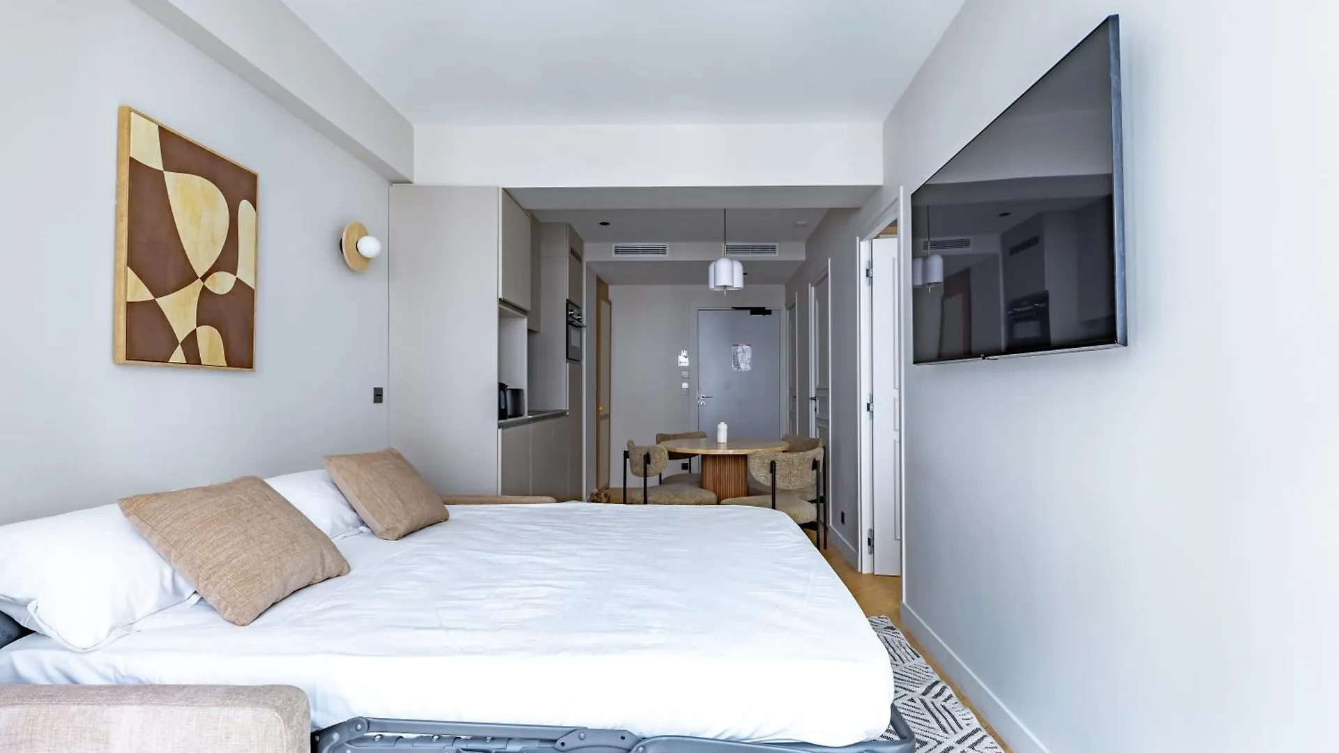 Quartier Libre Opera Apartahotel 5*